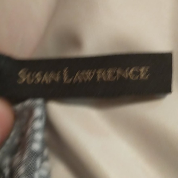 2 skirts - Picture 2 of 8